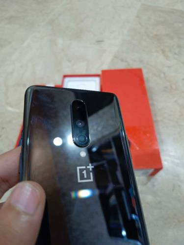 One plus 8 10/10 water pack 8/128 with original box and charger