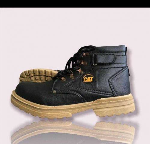 Men's Comfortable Leather And Foam Ankle Boots.