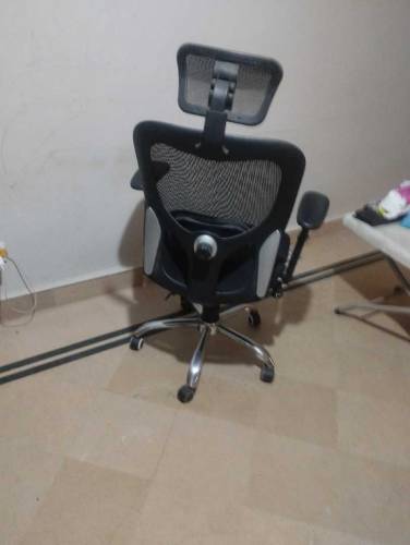 computer table& revolving chair