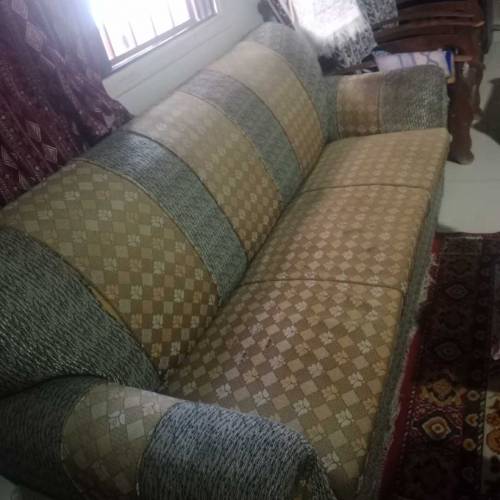 3 seater v good condition sofa