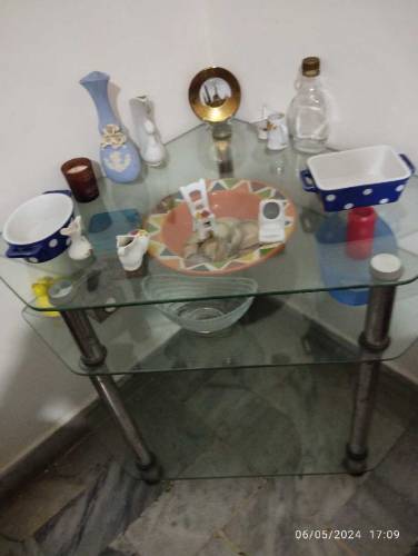 corner table for drawing room slightly used but in a good condition 