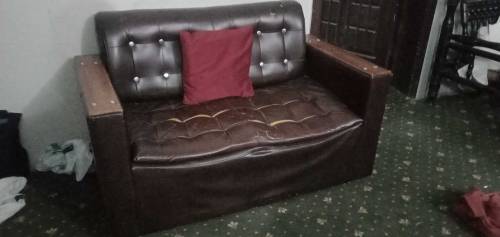 Brown color second hand recsin sofa 