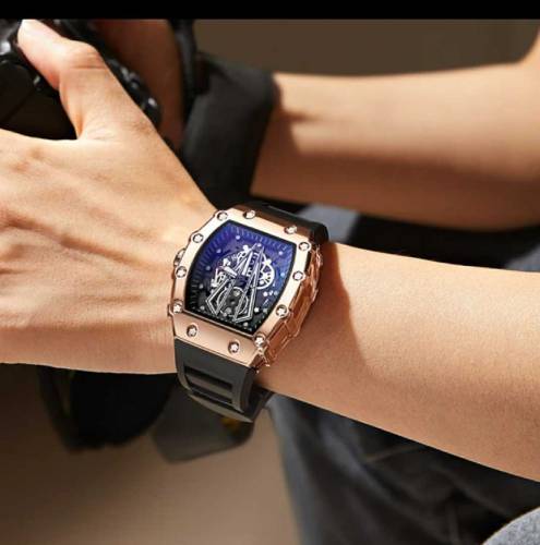 Men's sports watch 