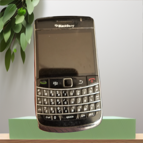 Black berry 9700 keypad phone 100% orignal dubai stock 