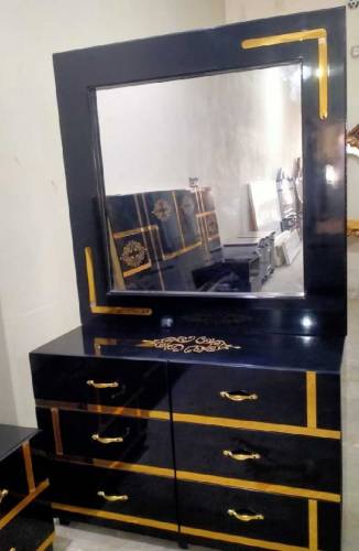 bed sidetable with dressing
