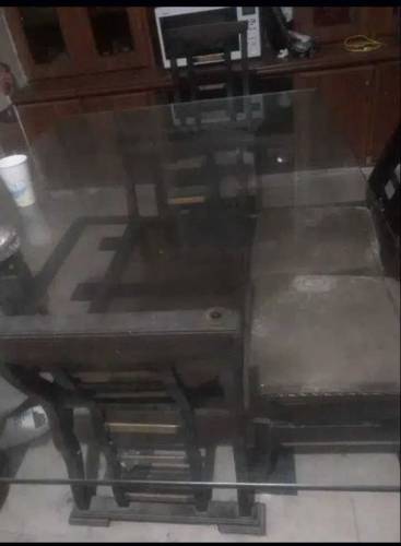 chinioti dining table urgent sale.. with 6 chires good condition