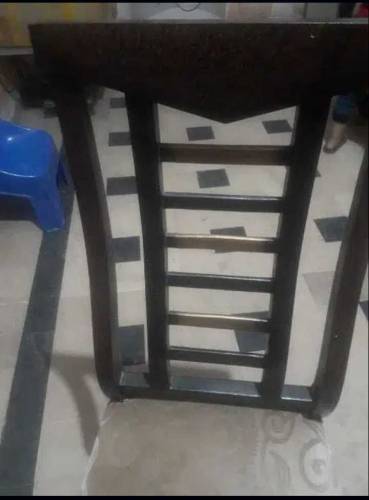 chinioti dining table urgent sale.. with 6 chires good condition