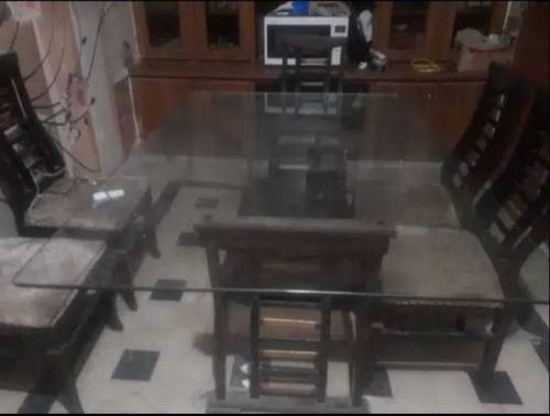 chinioti dining table urgent sale.. with 6 chires good condition