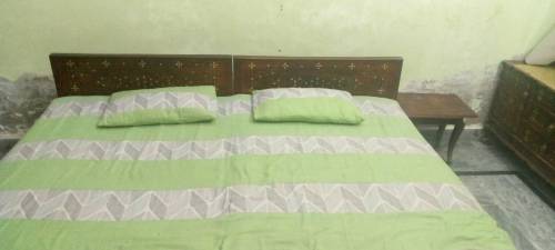 Wood Bed Set 