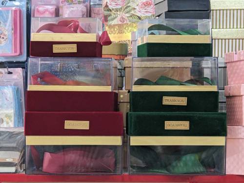 gift boxes 🎁