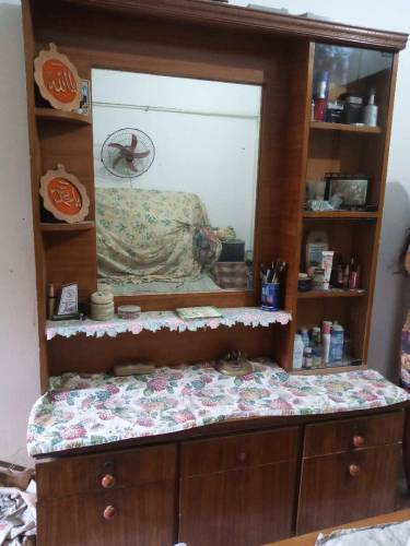 dressing table