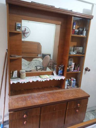 dressing table