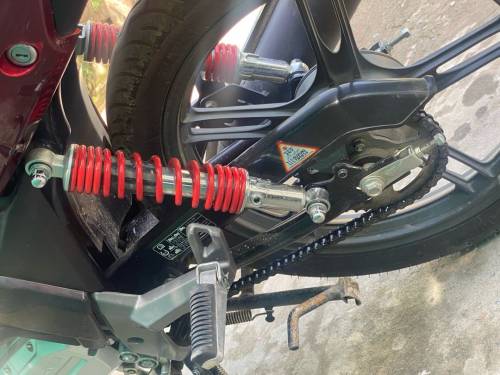 Sellling my Suzuki GSX-125 with all genuine accessories 