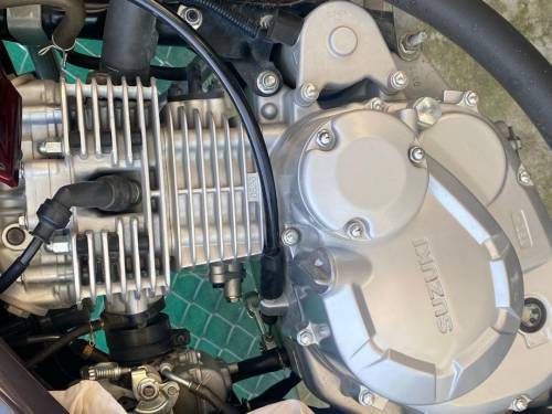 Sellling my Suzuki GSX-125 with all genuine accessories 