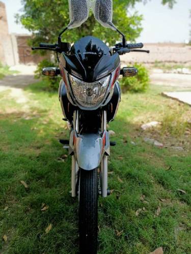 Hinda Cb 150 2021 model Peshawar registered full new condition