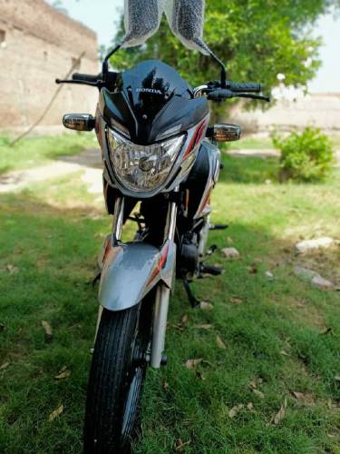 Hinda Cb 150 2021 model Peshawar registered full new condition