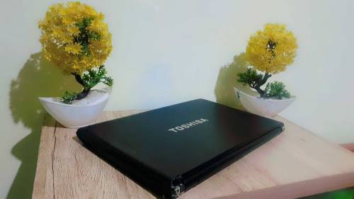TOSHIBA LAPTOP
