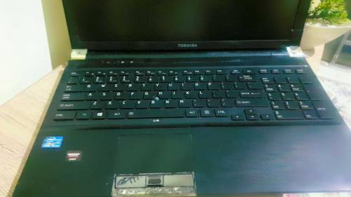 TOSHIBA LAPTOP