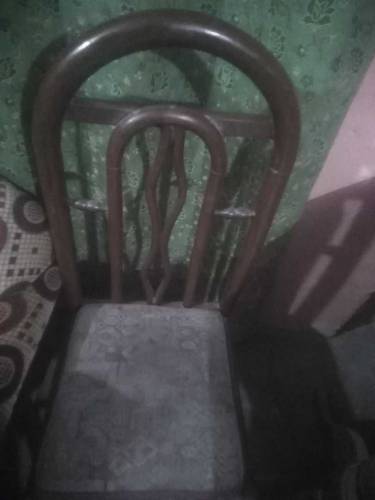 dyning table with 4 chairs 