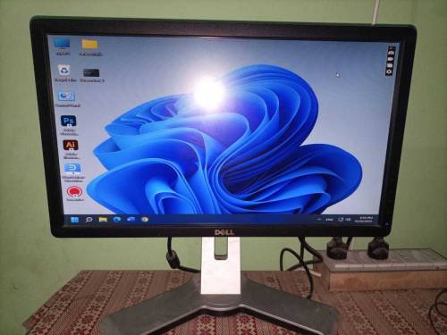 Whole set of PC is for sale like CPU,LCD,Speakers,Mouse, Keyboard 