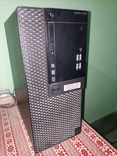 Whole set of PC is for sale like CPU,LCD,Speakers,Mouse, Keyboard 