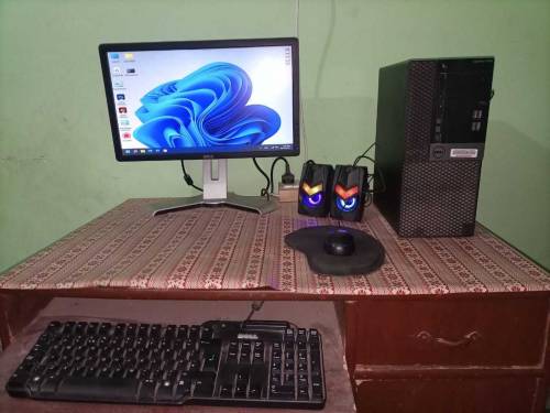 Whole set of PC is for sale like CPU,LCD,Speakers,Mouse, Keyboard 