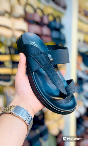 Dubai original import shoes 39, 40, 41, 42, 43, 44, all sizes availabl