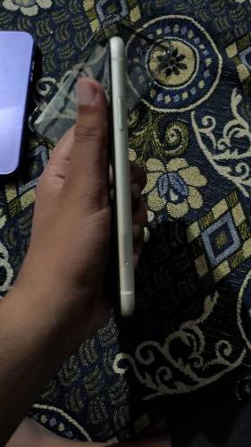 I phone 11 128 gb dual sim non pta Sim working 6 month