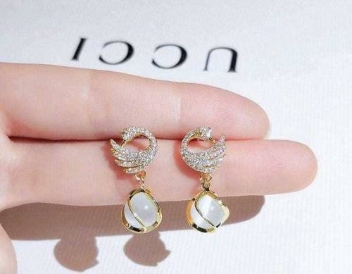 Classy white earrings 