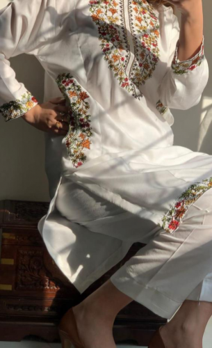 2Pcs Women's Stitched Linen Embroidered Suits 