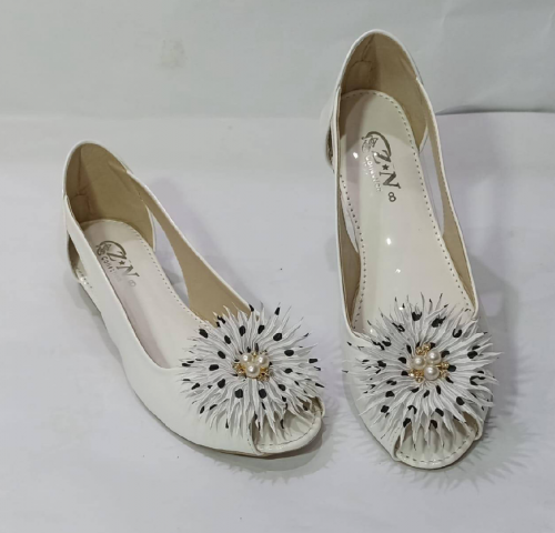 Woman floral pumps