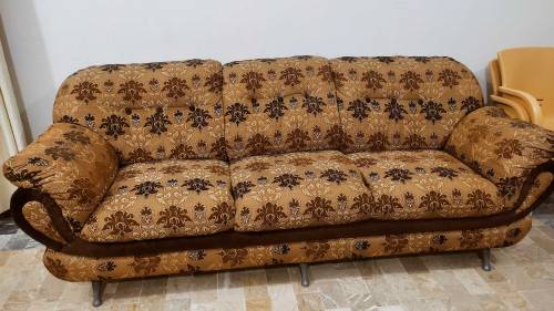 7 SEATER SOFA SET URGENT SALE