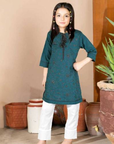 Girls Embroidered Cotton Kurta 