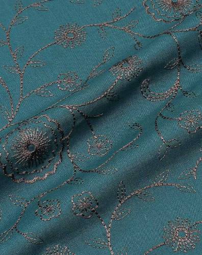 Girls Embroidered Cotton Kurta 