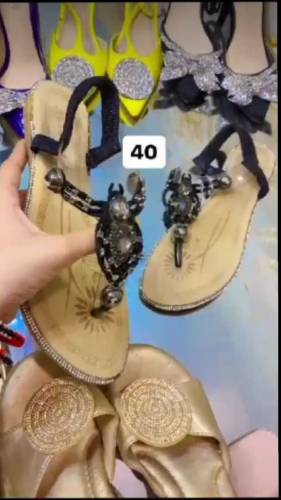 Heels  Available  .... Buy 1 Pair In 1750 .. 2 Pair in 2750 .. 3 pair 