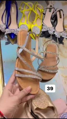 Heels  Available  .... Buy 1 Pair In 1750 .. 2 Pair in 2750 .. 3 pair 