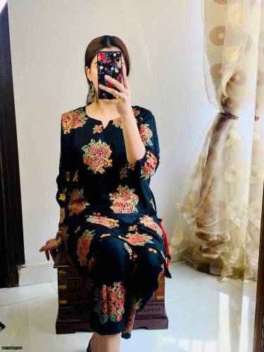•  Fabric: Lawn•  Pattern: Embroidered•  