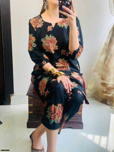 •  Fabric: Lawn•  Pattern: Embroidered•  