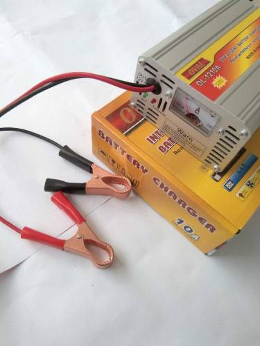 battery charger 10 ampere metal body oval company Bajaj 65 ampere batt