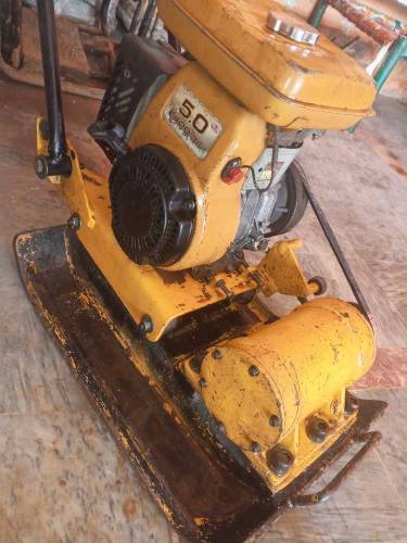 compactor plate engine Ey 20 heavy plat condition 10/10 watsap no 0340
