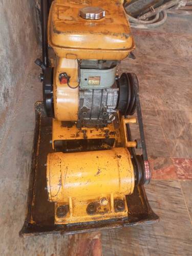 compactor plate engine Ey 20 heavy plat condition 10/10 watsap no 0340