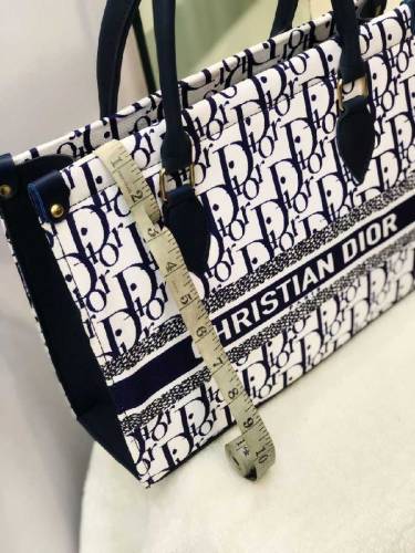 Mix brands womens huge size bag