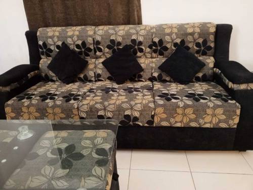 5 seater Sofa set with Center table and 4 portable stools 