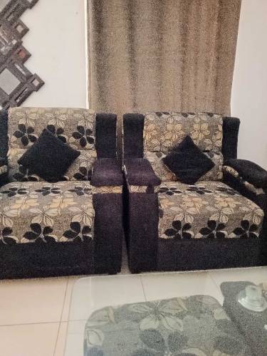 5 seater Sofa set with Center table and 4 portable stools 