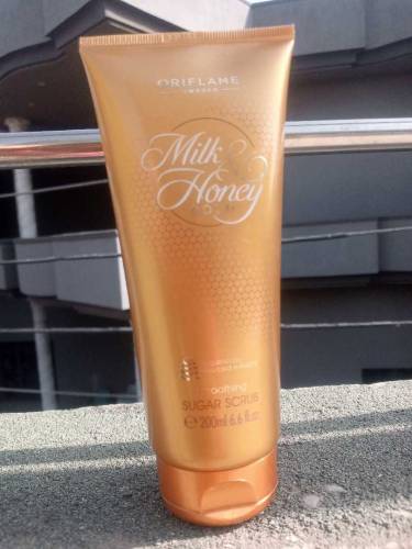 Milk and honey sugar scrub 
