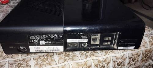 xbox 360 ultra slim new condition with free cds