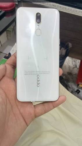 Oppo F11 10by 10 condition