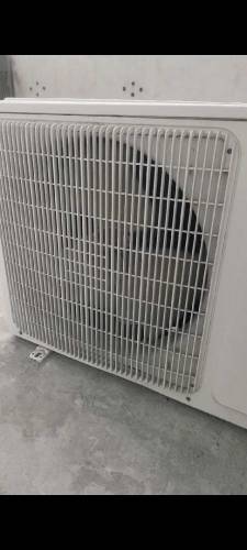 Gree AC G10 model Dc inverter Heat and cool Lush condition 