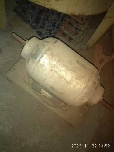 گراینڈنگ مشین فروخت کیلئے دستیاب ہے 