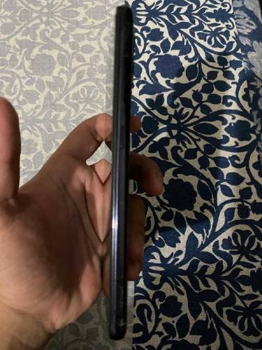 Selling my galaxy a31 in black colour very neat and clean condition